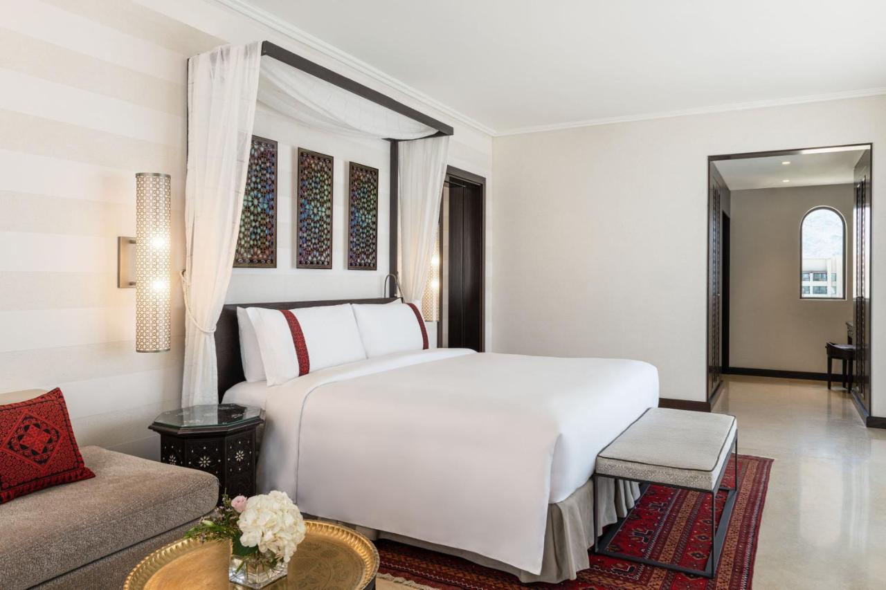 Al Manara, A Luxury Collection Hotel, Akaba Eksteriør bilde A bedroom at the hotel